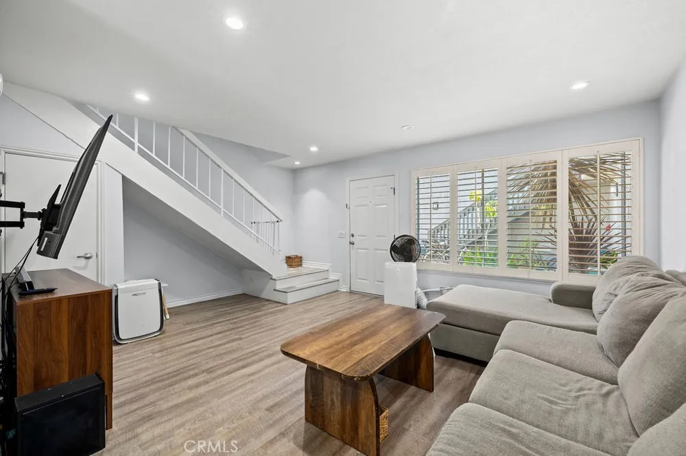 9705 Bickley Drive #5 Huntington Beach, CA 92646
