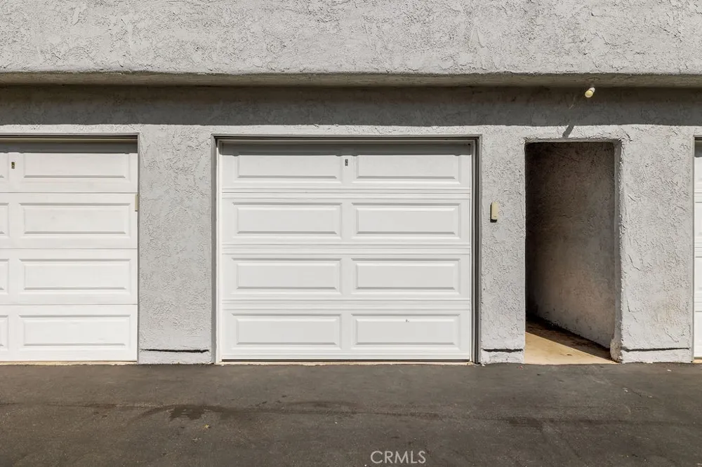 9705 Bickley Drive #5 Huntington Beach, CA 92646