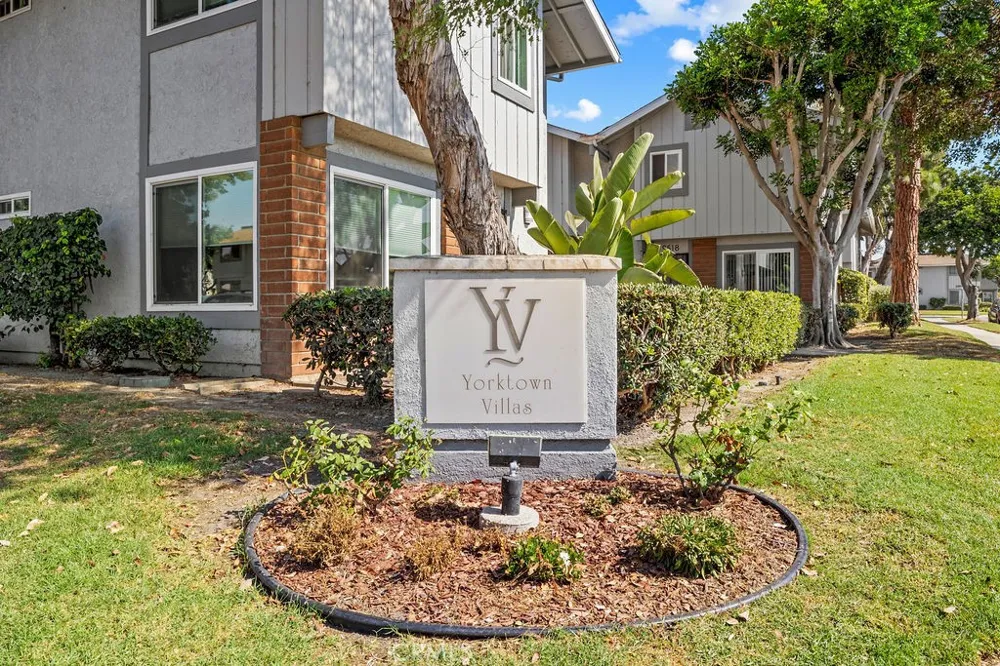 9705 Bickley Drive #5 Huntington Beach, CA 92646