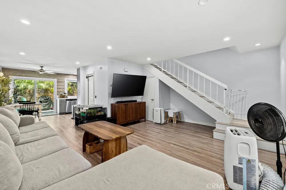 9705 Bickley Drive #5 Huntington Beach, CA 92646