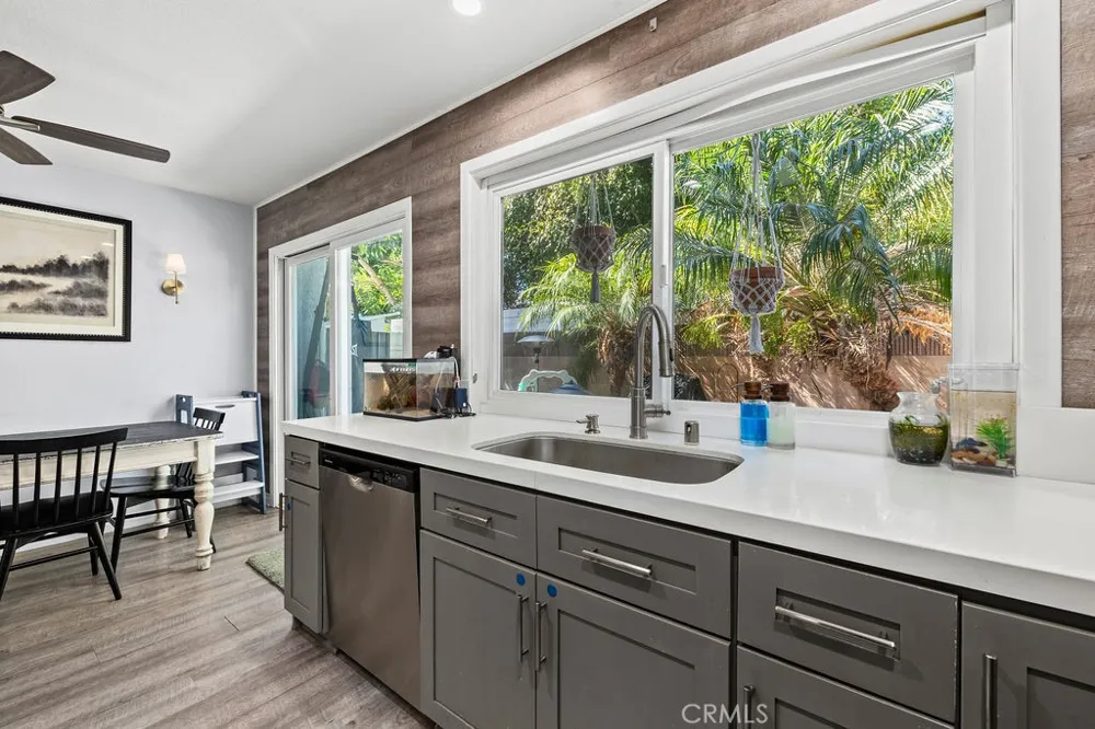 9705 Bickley Drive #5 Huntington Beach, CA 92646