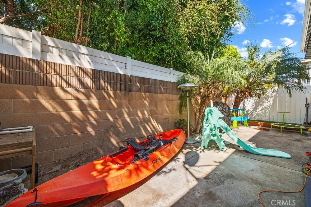 9705 Bickley Drive #5 Huntington Beach, CA 92646
