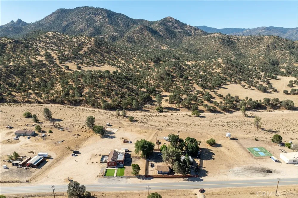 15782 Caliente Creek Caliente, CA 93518