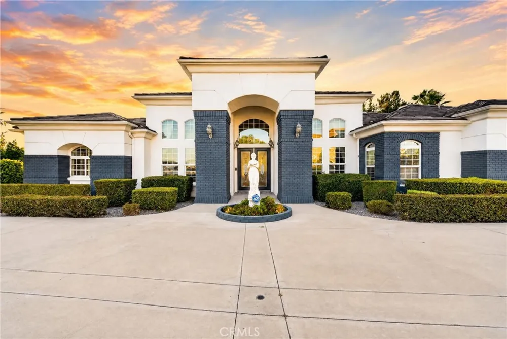 29930 Via Norte Temecula, CA 92591