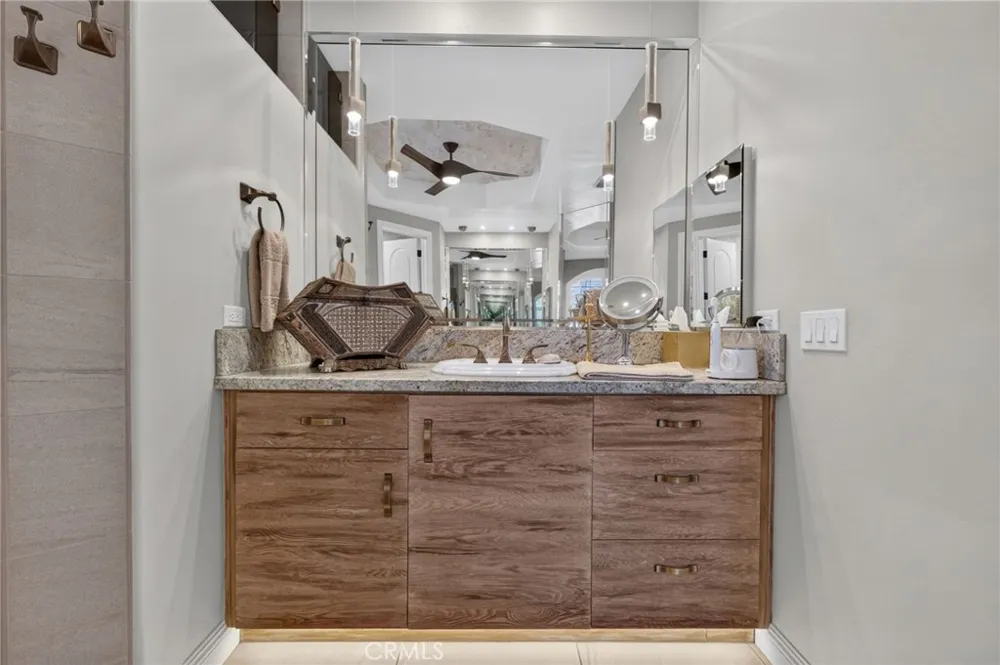 29930 Via Norte Temecula, CA 92591