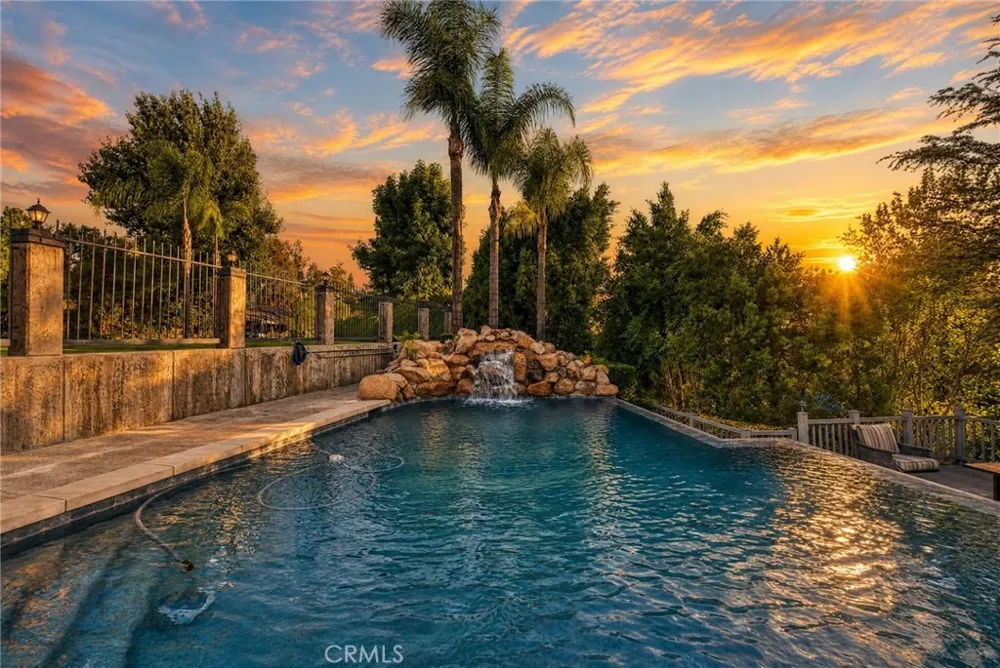 29930 Via Norte Temecula, CA 92591