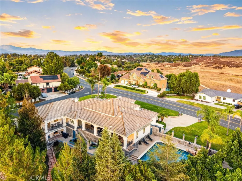 29930 Via Norte Temecula, CA 92591