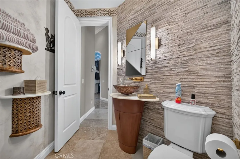 29930 Via Norte Temecula, CA 92591