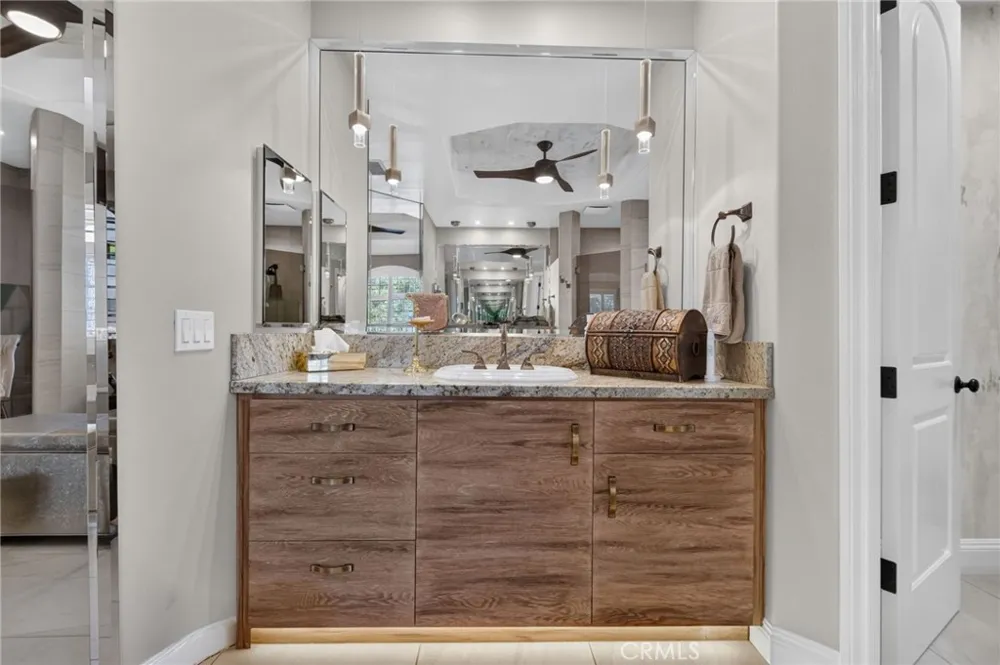 29930 Via Norte Temecula, CA 92591