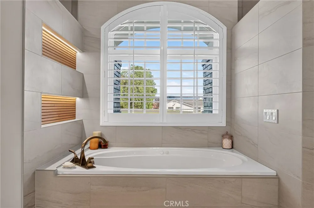 29930 Via Norte Temecula, CA 92591