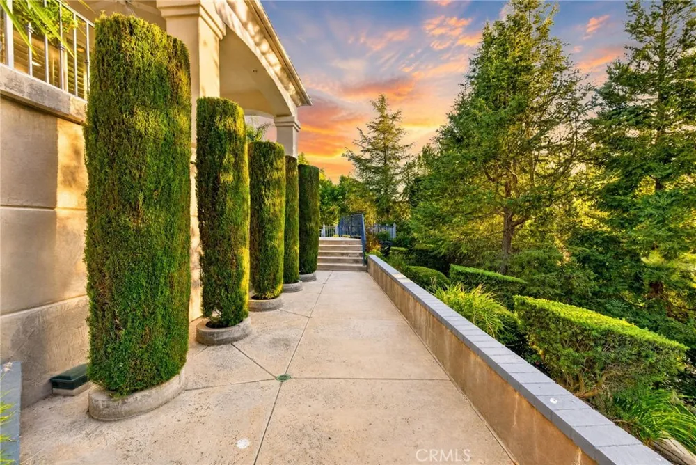 29930 Via Norte Temecula, CA 92591