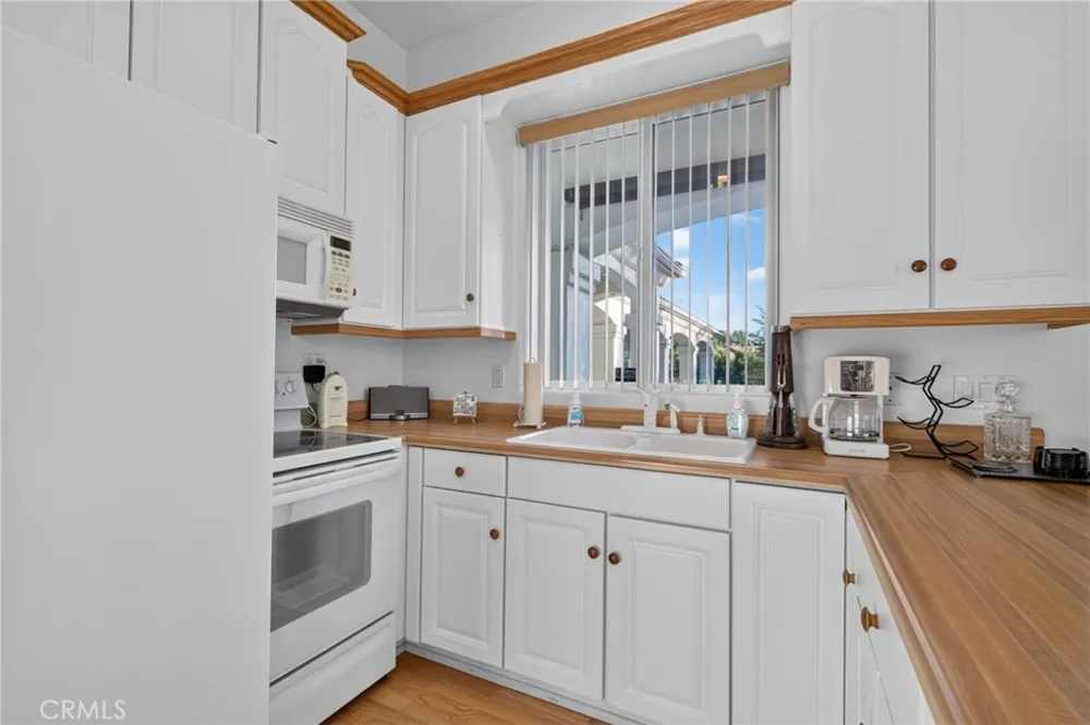 29930 Via Norte Temecula, CA 92591