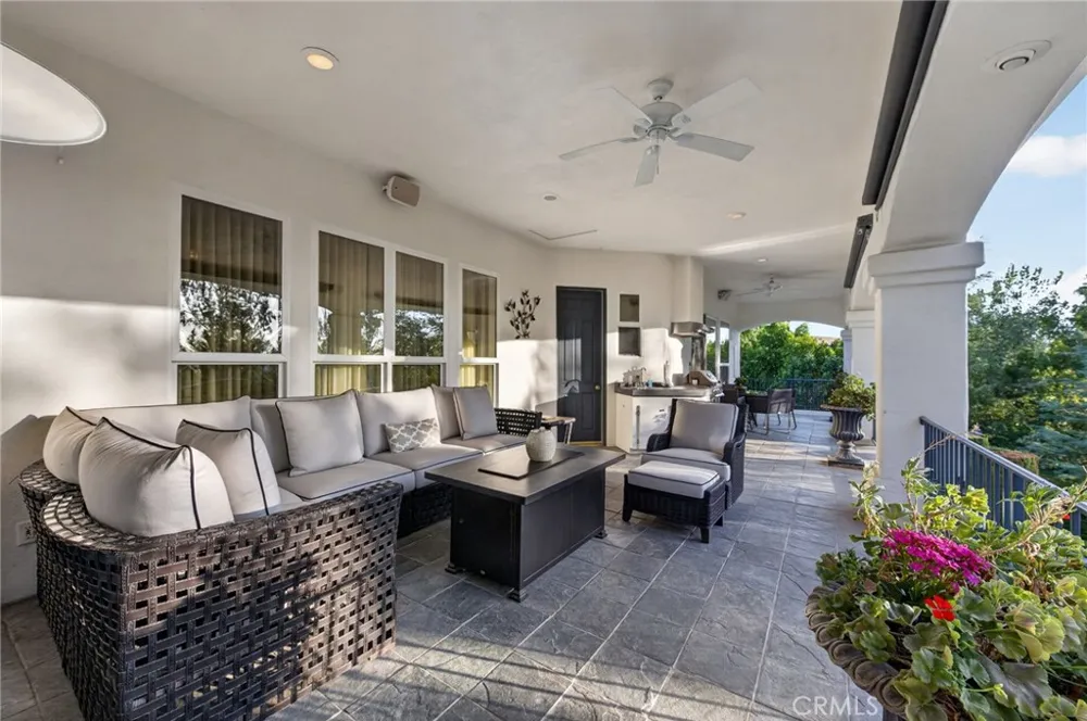 29930 Via Norte Temecula, CA 92591