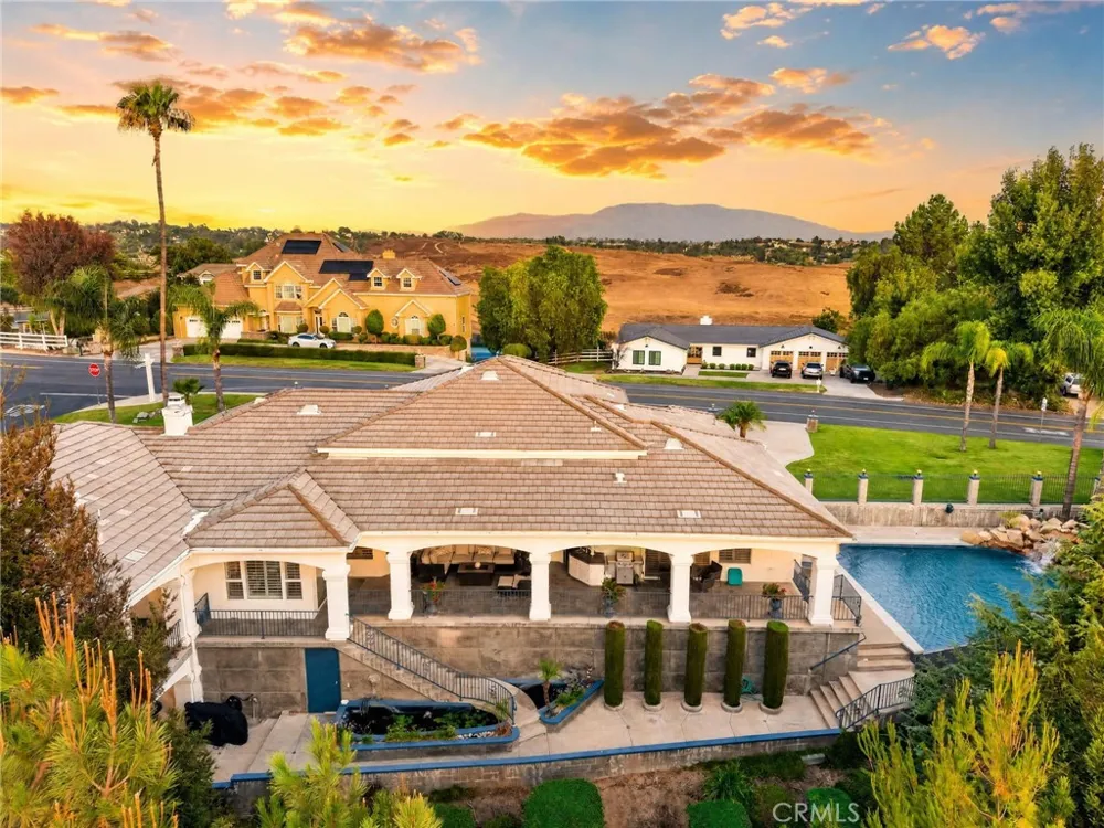 29930 Via Norte Temecula, CA 92591