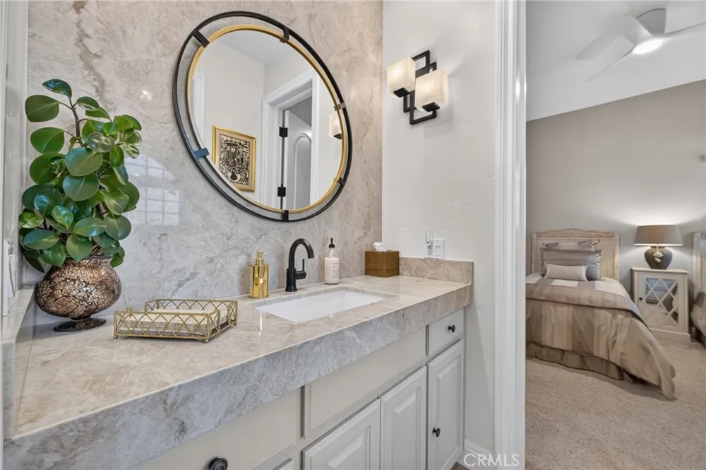 29930 Via Norte Temecula, CA 92591