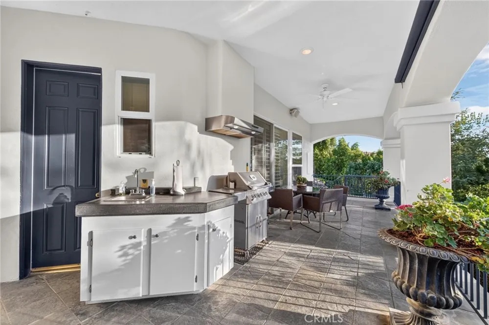 29930 Via Norte Temecula, CA 92591