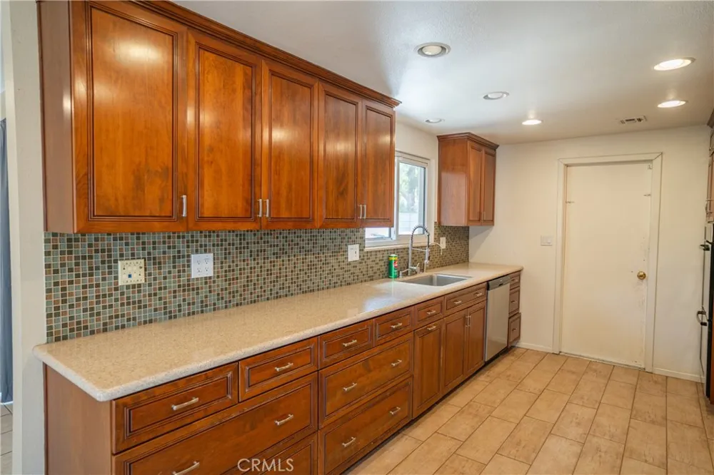 993 Verona Fullerton, CA 92835