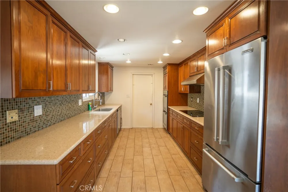 993 Verona Fullerton, CA 92835