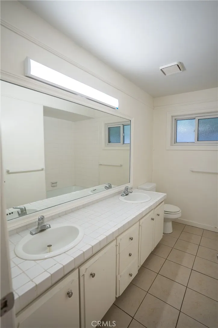 993 Verona Fullerton, CA 92835