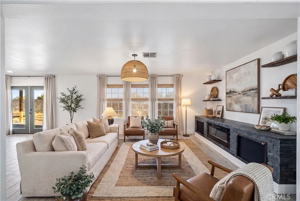 43021 Artesia Court Lancaster, CA 93535