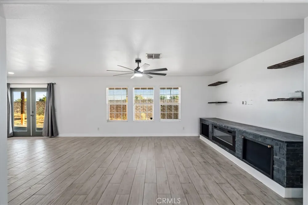 43021 Artesia Court Lancaster, CA 93535