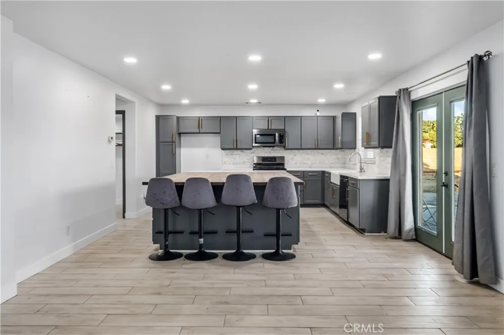 43021 Artesia Court Lancaster, CA 93535