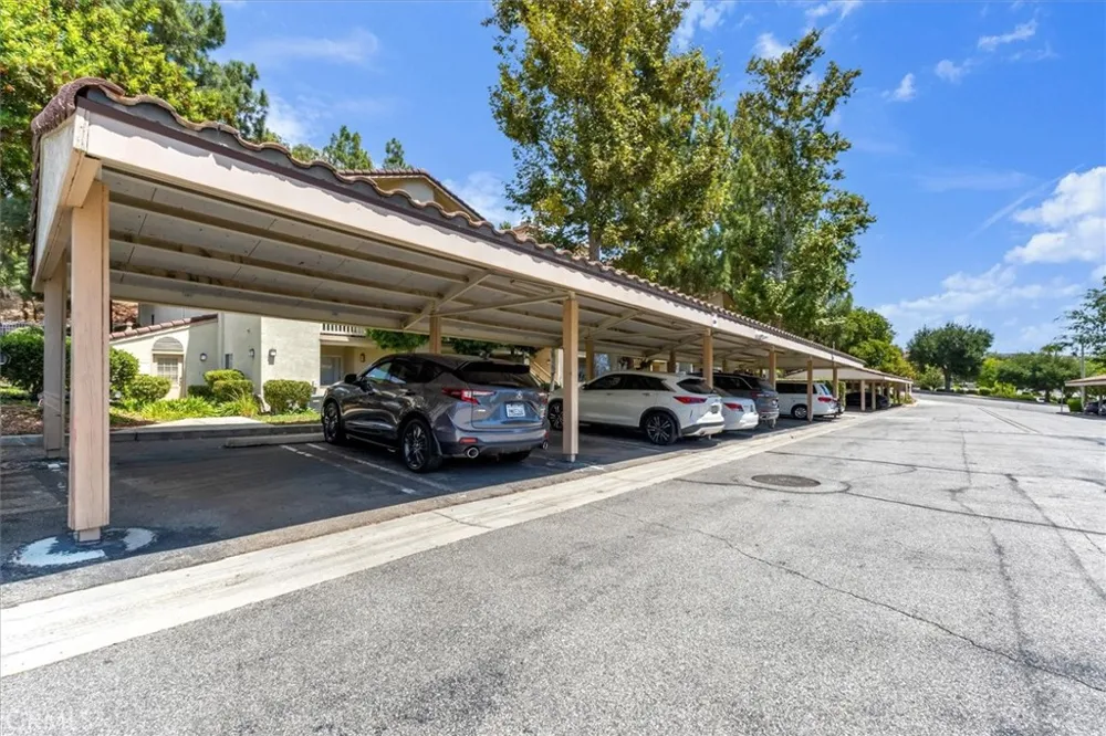 5837 Oak Bend #311 Oak Park, CA 91377