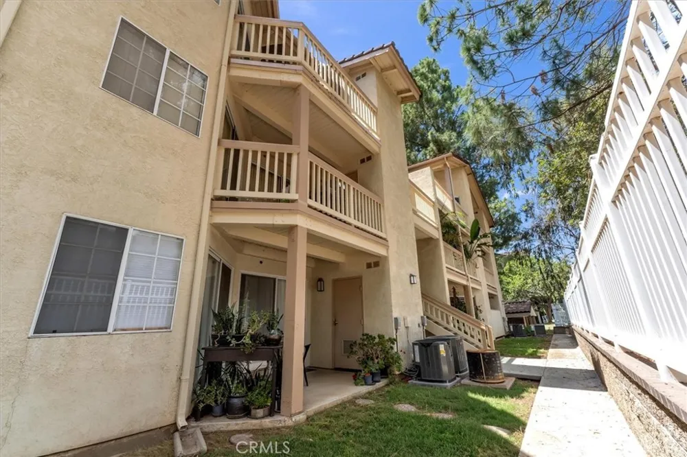 5837 Oak Bend #311 Oak Park, CA 91377
