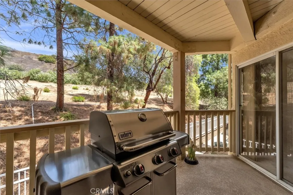 5837 Oak Bend #311 Oak Park, CA 91377