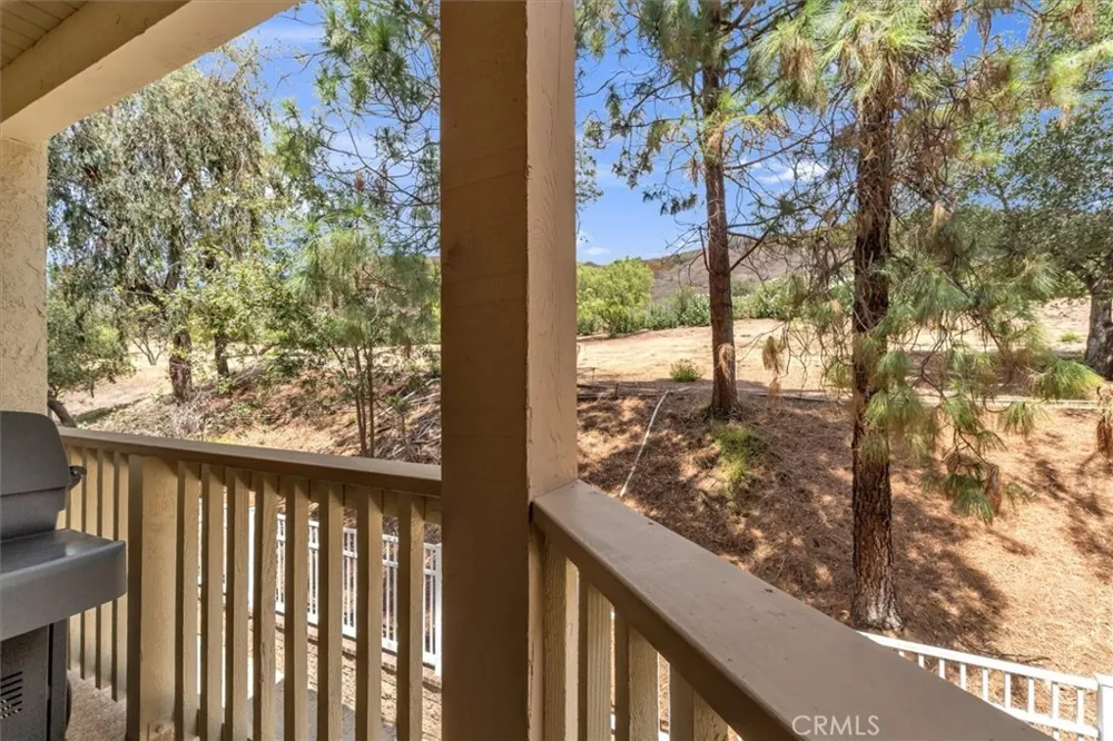 5837 Oak Bend #311 Oak Park, CA 91377