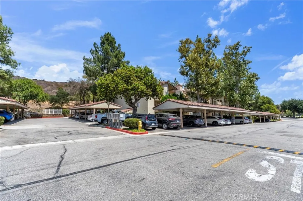 5837 Oak Bend #311 Oak Park, CA 91377