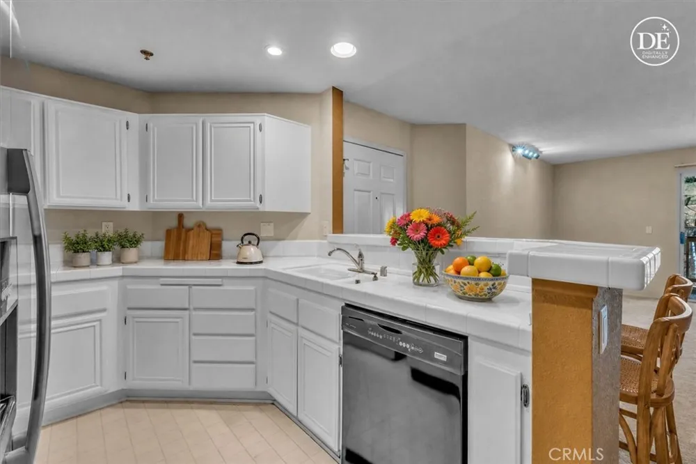 5837 Oak Bend #311 Oak Park, CA 91377