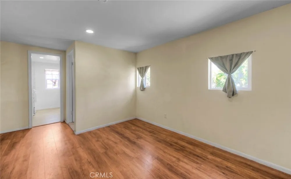 10610 Woodward Sunland, CA 91040