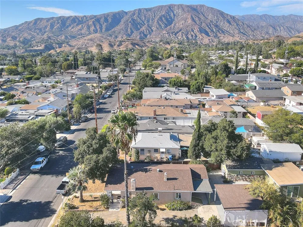 10610 Woodward Sunland, CA 91040