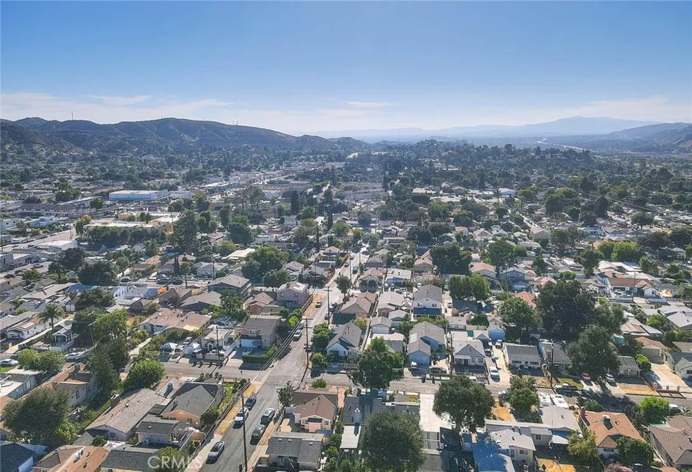 10610 Woodward Sunland, CA 91040