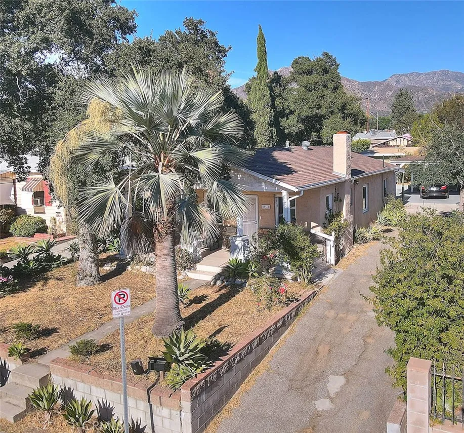 10610 Woodward Sunland, CA 91040