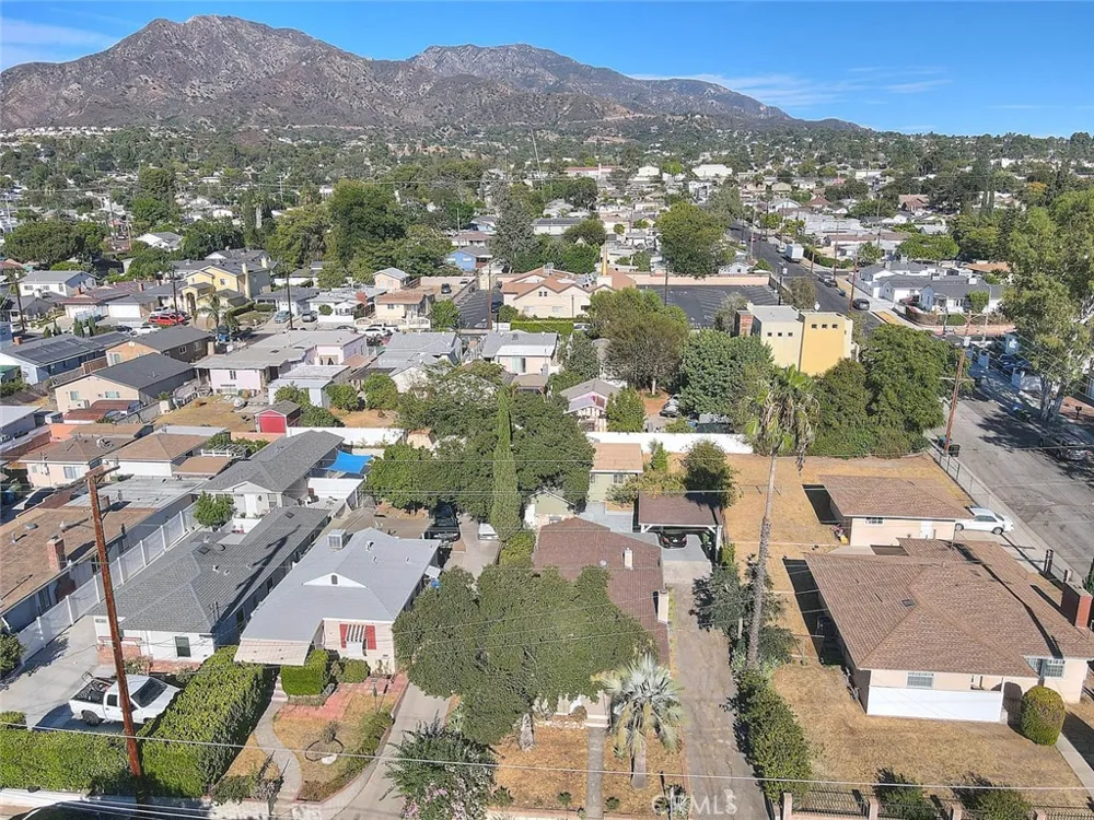 10610 Woodward Sunland, CA 91040