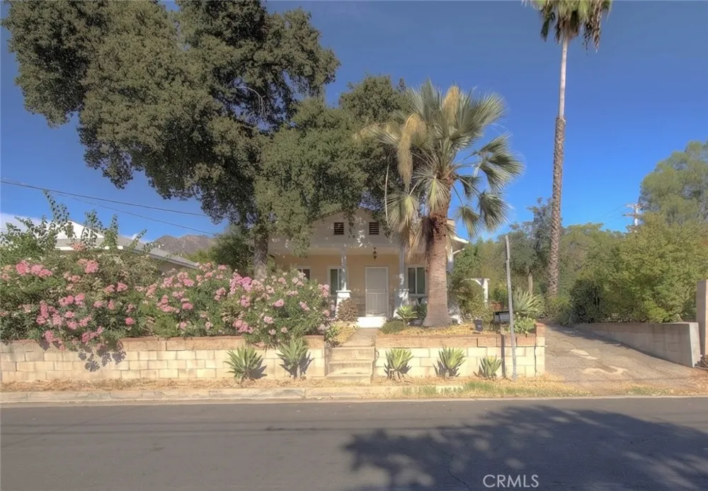 10610 Woodward Sunland, CA 91040