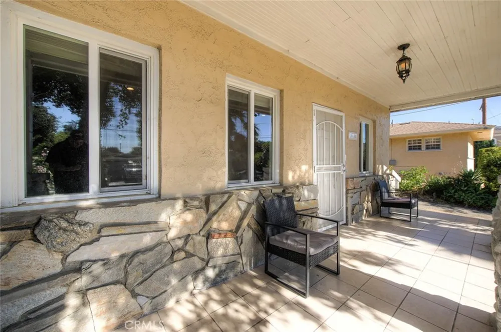 10610 Woodward Sunland, CA 91040