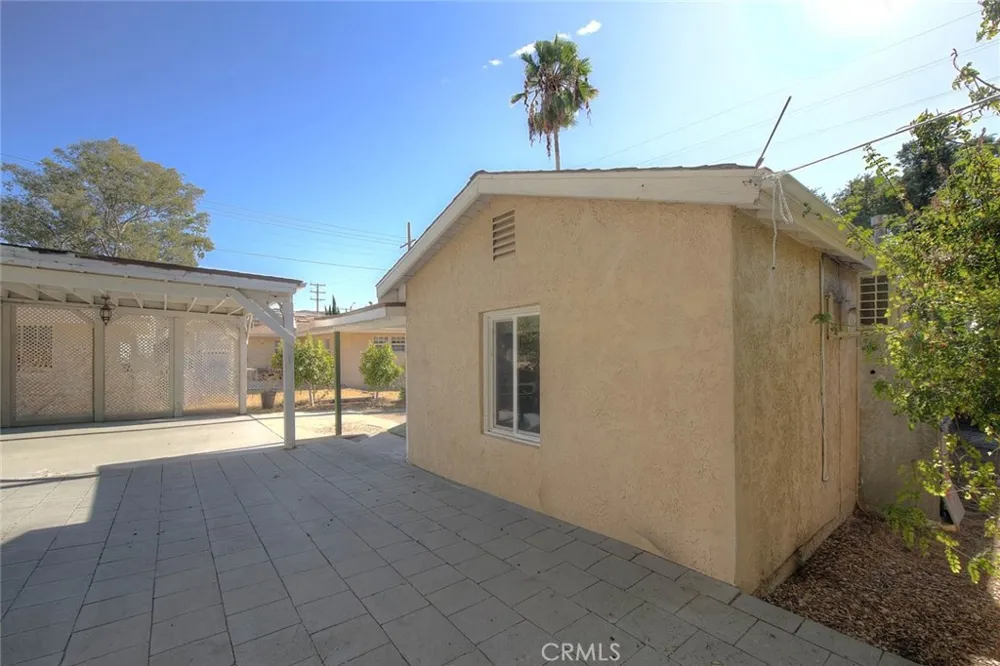 10610 Woodward Sunland, CA 91040
