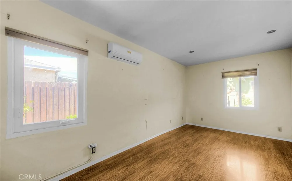 10610 Woodward Sunland, CA 91040