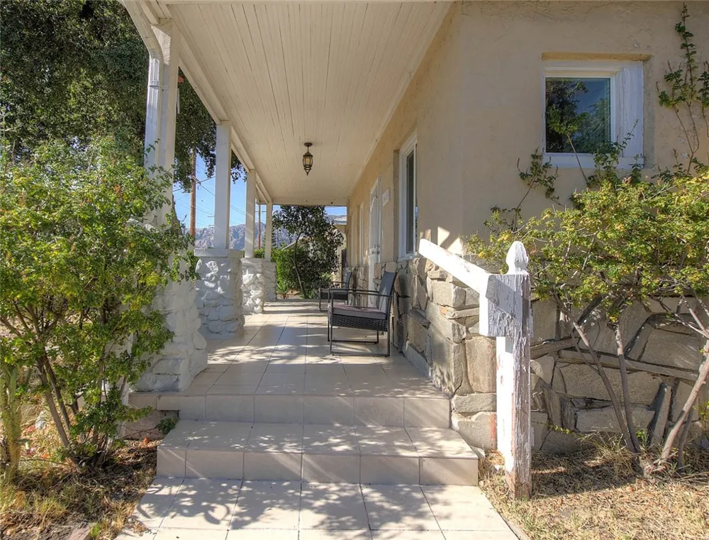 10610 Woodward Sunland, CA 91040