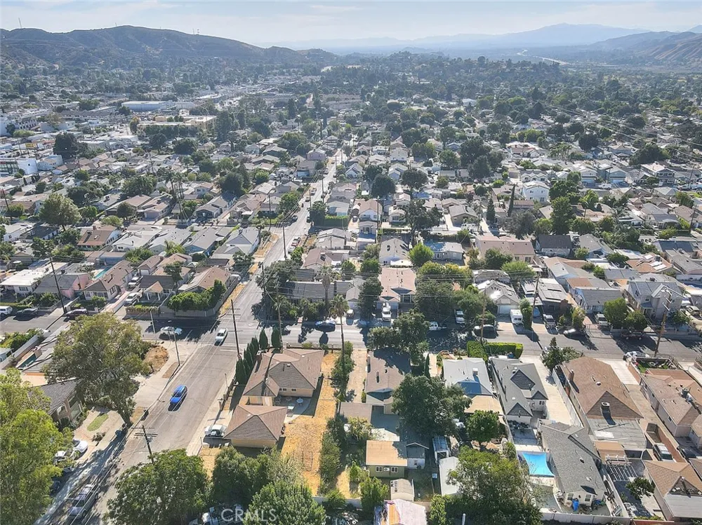 10610 Woodward Sunland, CA 91040