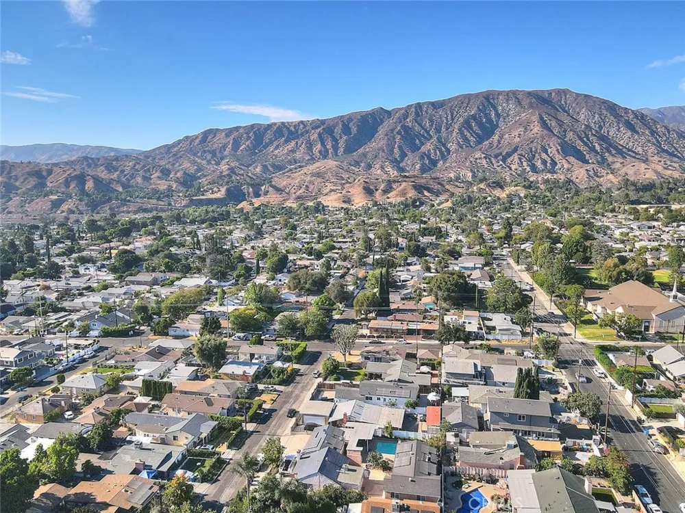 10610 Woodward Sunland, CA 91040