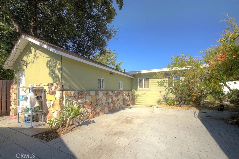 10610 Woodward Sunland, CA 91040