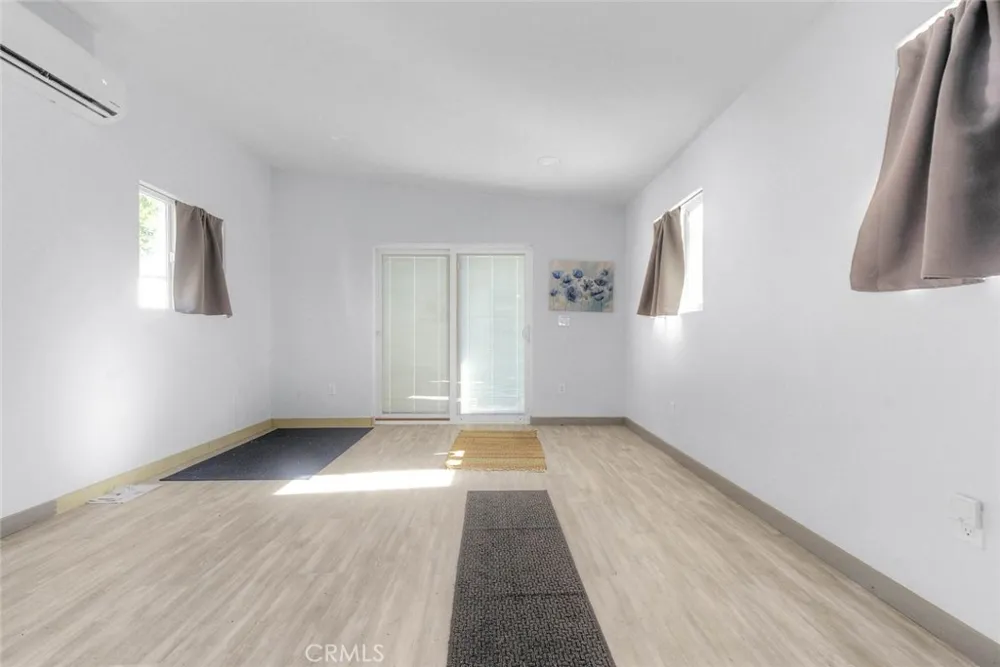 10610 Woodward Sunland, CA 91040