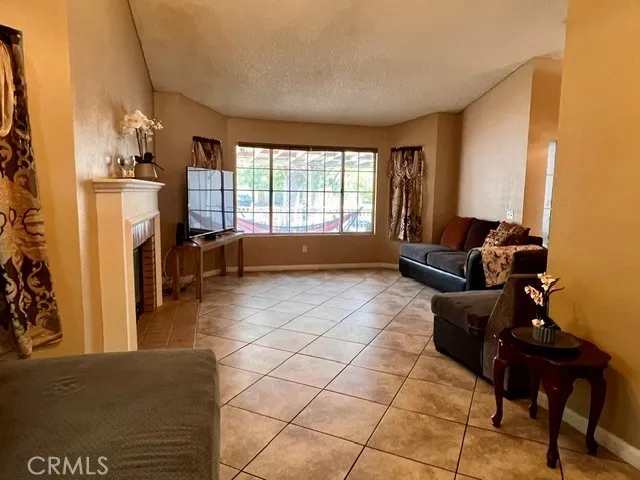 37469 Cambridge Lane Palmdale, CA 93550