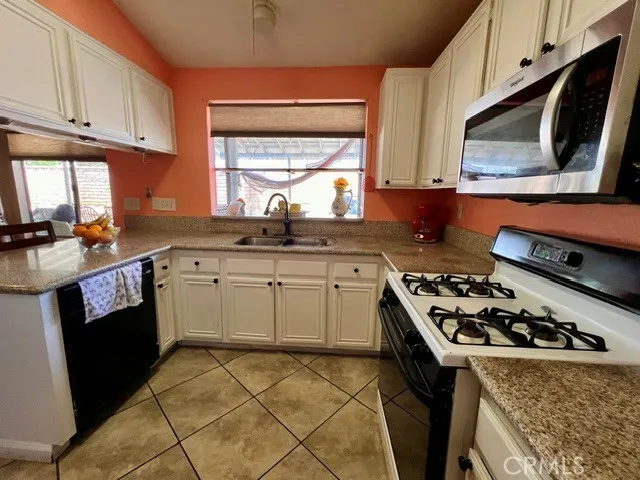 37469 Cambridge Lane Palmdale, CA 93550
