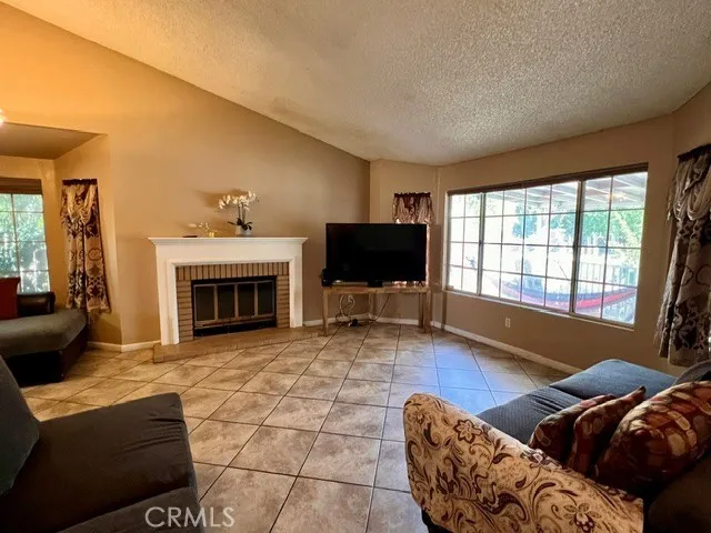 37469 Cambridge Lane Palmdale, CA 93550