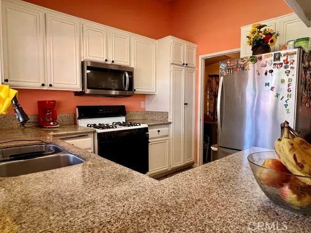 37469 Cambridge Lane Palmdale, CA 93550